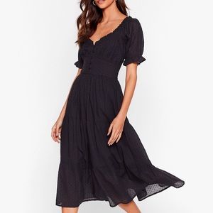 Broderie Anglaise Sweetheard Neckline Midi Dress